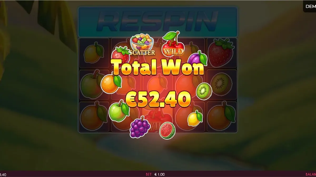 Tampilan visual slot Fruits Madness yang penuh dengan simbol buah berwarna-warni